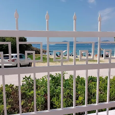 Luxury Πανσιόν *