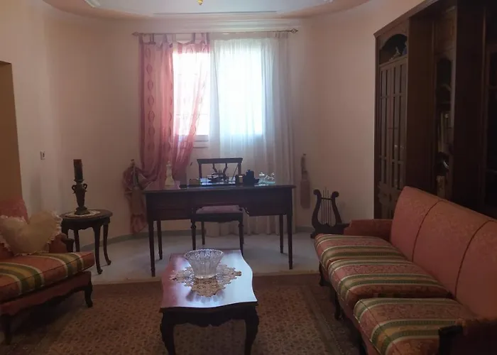 Luxury Πανσιόν