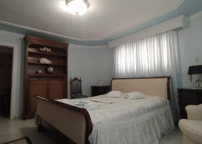 Luxury Πανσιόν *