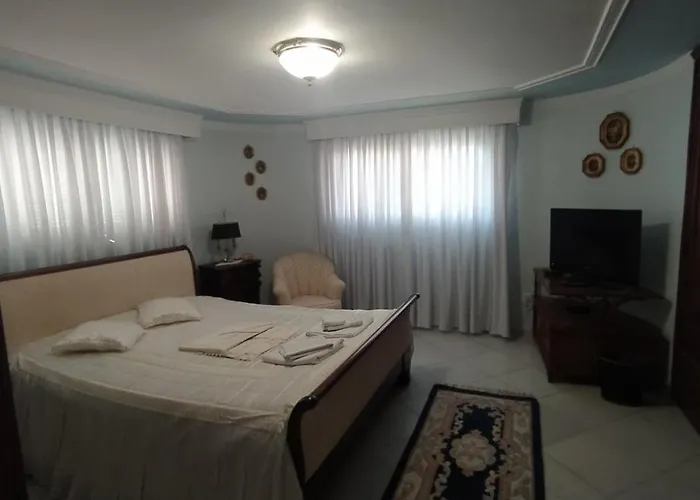 Luxury Πανσιόν