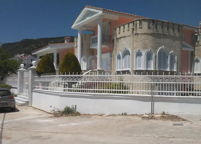 Luxury Πανσιόν Καβάλα