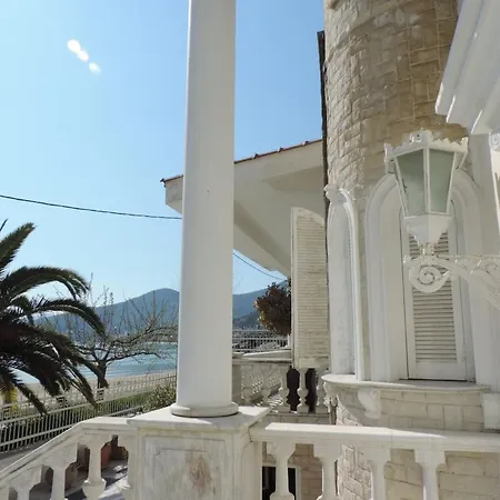 Luxury بيت ضيافة *