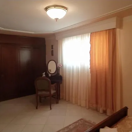 بيت ضيافة Luxury *