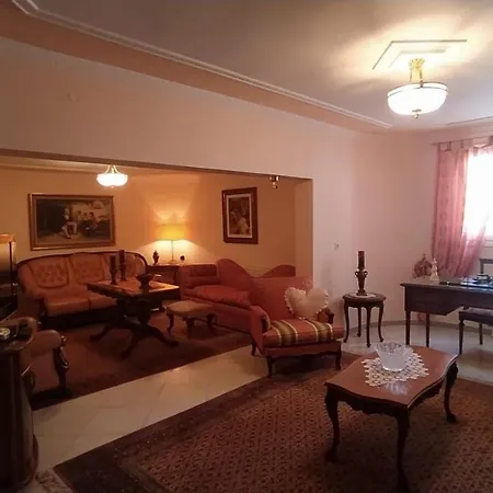 Luxury بيت ضيافة