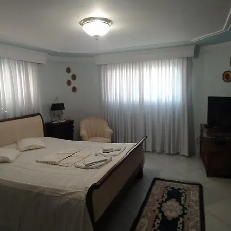 Luxury بيت ضيافة